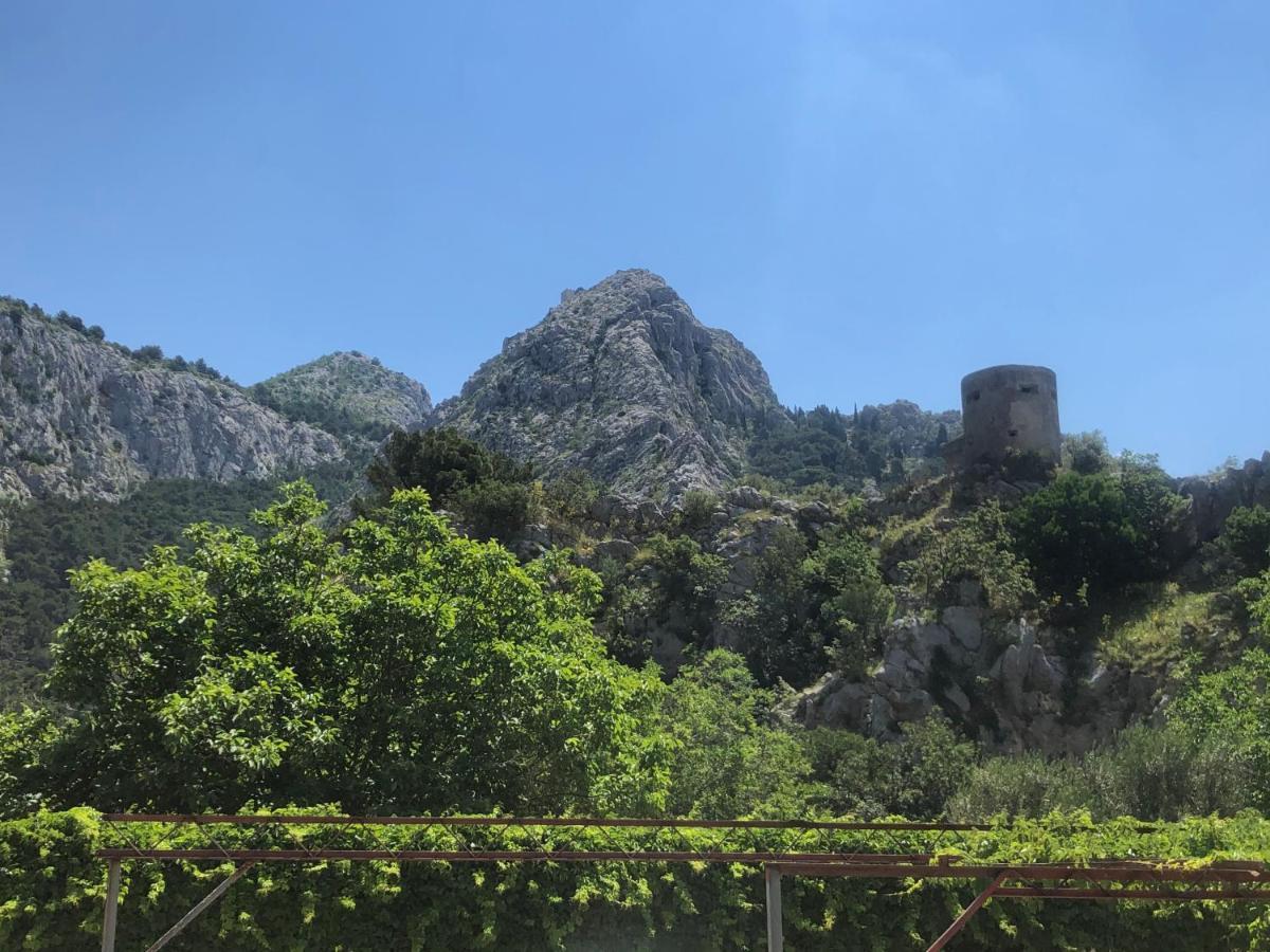 Apartmani Lisicina Omiš Buitenkant foto