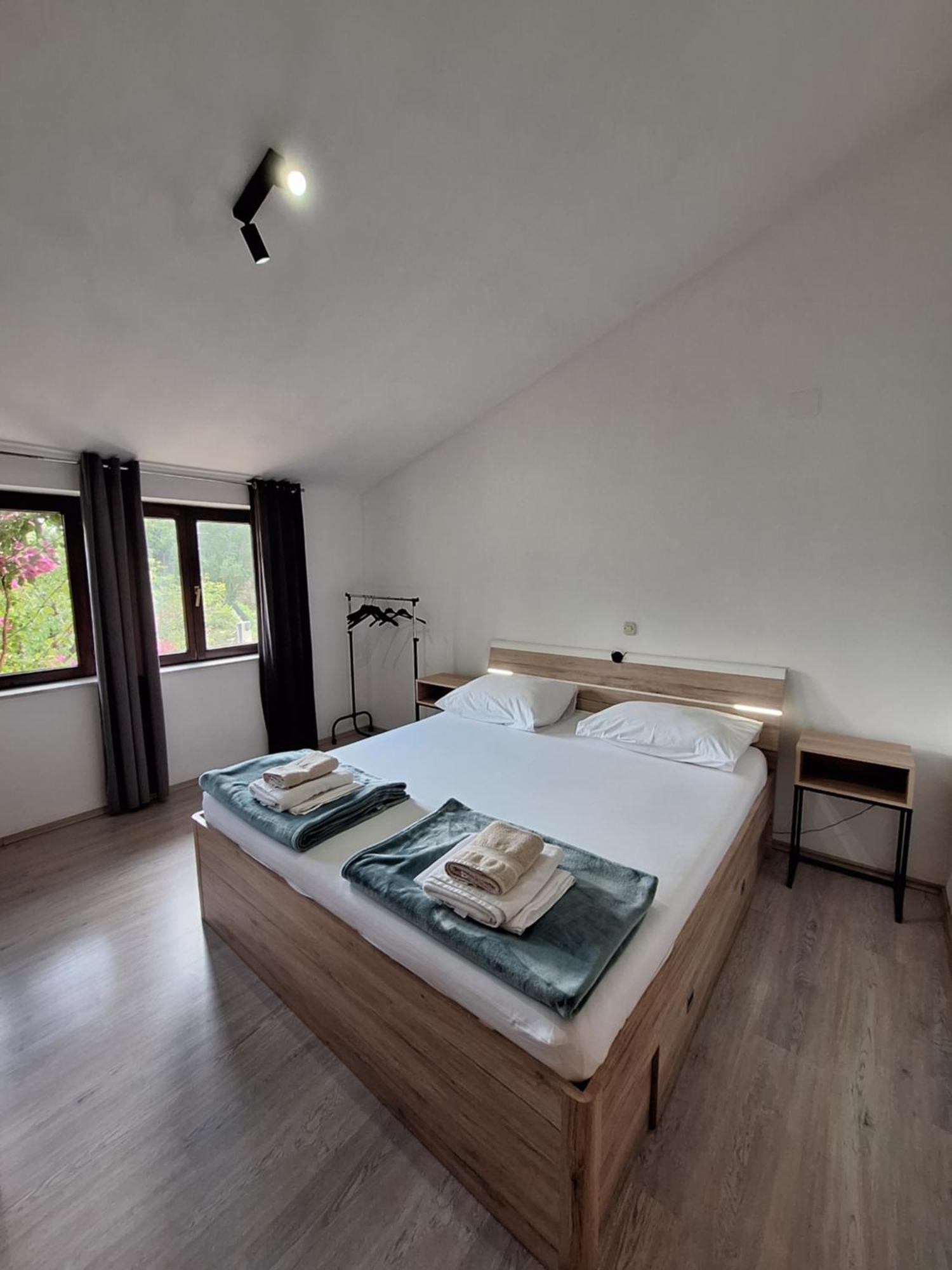 Apartmani Lisicina Omiš Buitenkant foto